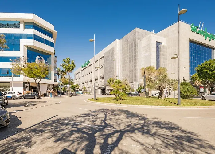 3 Bedroom Puerto Banus Appartement *