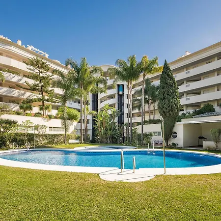 Daire 3 Bedroom Puerto Banus Marbella