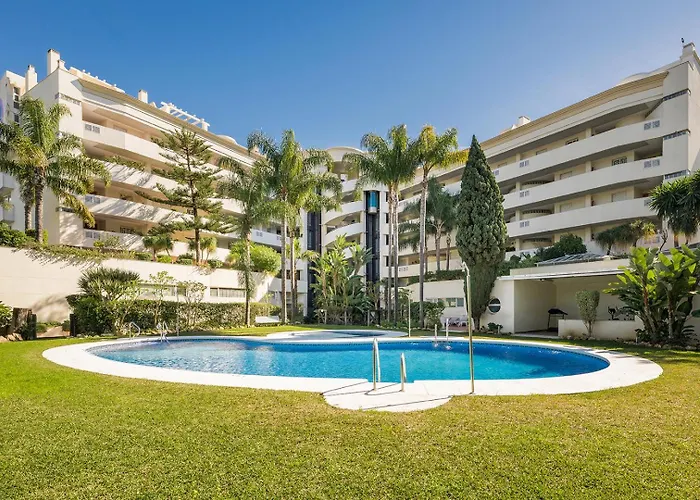 Daire 3 Bedroom Puerto Banus Marbella